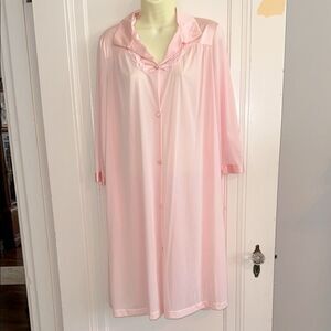 Vanity Fair Pink Nylon Short Robe  with 3/4 sleeves with Floral embellishments